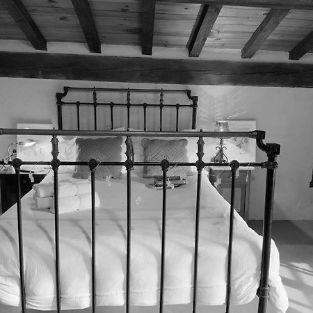 La Grulla Gris Guest House Perales del Puerto Bagian luar foto